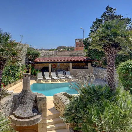Wonderful 4br With Private Pool Villa Rabat