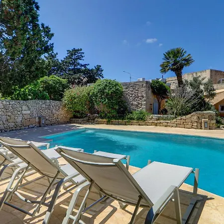 Wonderful 4br With Private Pool