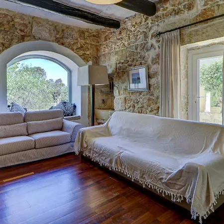 Wonderful 4br With Private Pool