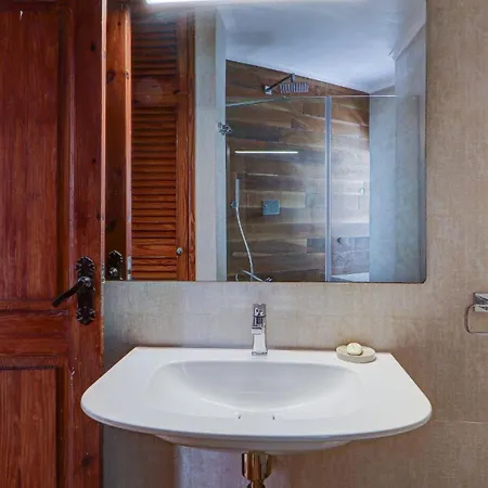 Wonderful 4br With Private Pool Rabat